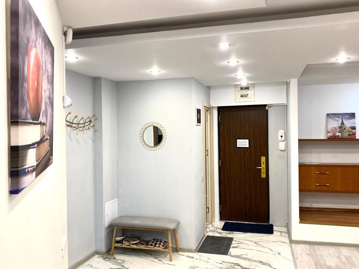 Large Apartment In Ultra-Central Location Brașov Exterior foto